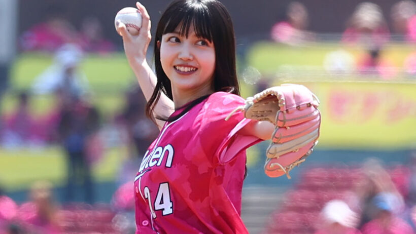 始球式に登場した久保史緒里さん【写真：加治屋友輝】