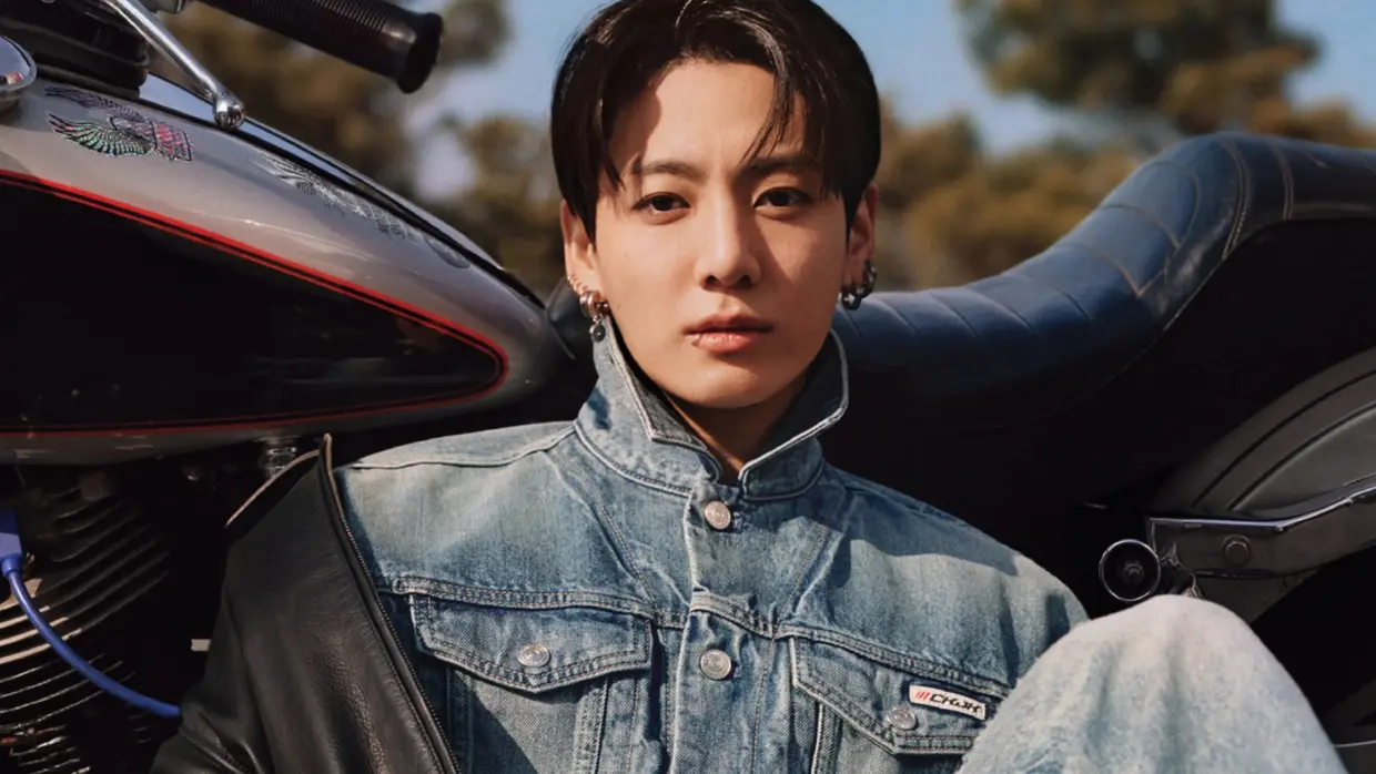 『ジョングク × カルバン クライン』、初のファッションコラボ「Jung Kook for Calvin Klein」を発表