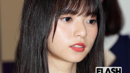 齋藤飛鳥「16万円」の“高級見せパン”着用にSNS衝撃…流行りの“下着見せファッション”に寄せられる困惑 | Smart FLASH/スマフラ[光文社週刊誌]