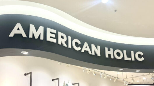 1,000円台だからイロチで欲しい！【AMERICAN HOLIC】40・50代が高見え狙える「夏トップス」