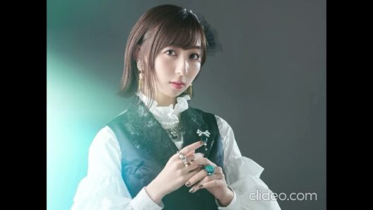 飯田 里穂 - メリーゴーラウンド