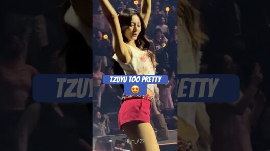 POV: TZUYU Attacks You With Her Visuals 😭😍 #twice  #쯔위 #ツウィ #子瑜