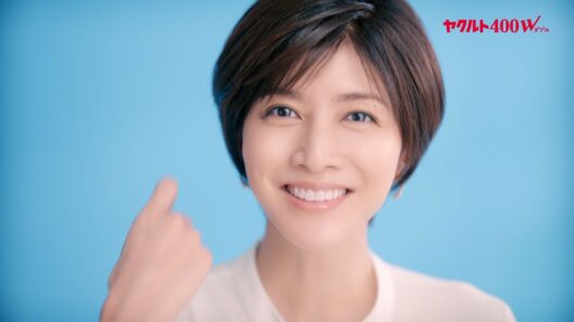 【ヤクルト公式】ヤクルト４００Ｗ「世代のトビラ」篇　３０秒