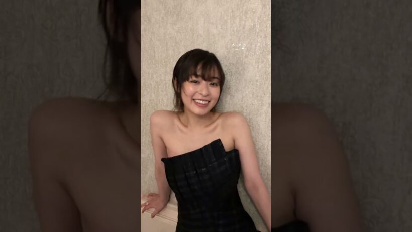 【森七菜】会場騒然…黒のチューブトップドレスが美しすぎる！視線を集めた授賞式コーデとは