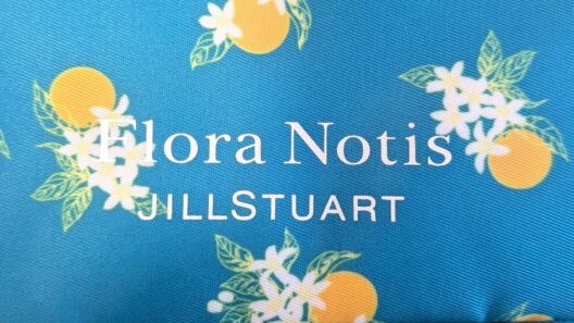 【付録レビュー】Flora Notis JILL STUARTのおしゃれポーチはマチつき＆大容量で使いやすい！ - mimot.(ミモット)
