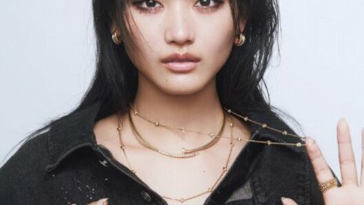 櫻坂46・山﨑天、ジュエリーをクールかつモードに着こなし　南琴奈＆YENAも | 福島民報デジタル