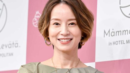 3児の母・鈴木亜美、3歳長女との2ショットに「ますますそっくりに」「ママと同じくらい可愛い」の声 | ENCOUNT