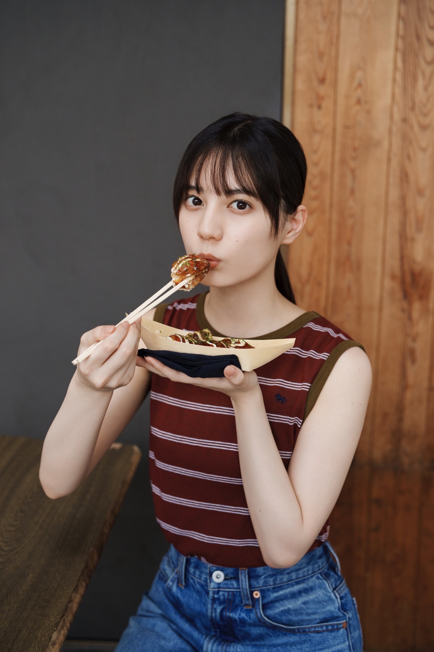 日向坂46小坂菜緒『B.L.T.10月号』の表紙・巻頭に登場！上京してから感じた街の魅力や幼少期の思い出、彼女のルーツを紐解くエピソードも - 画像一覧（2/5）