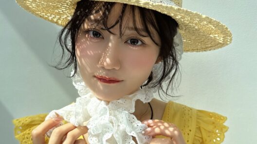 声優・小倉 唯さんオフショット Photo Gallery | 集英社の美容総合メディア『MAQUIA（マキア）』公式サイト