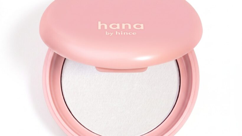 「hana by hince」ベールフィットフェイスパウダーの外観とパフ