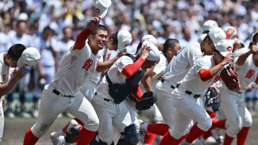 “甲子園優勝”智弁和歌山を「最も苦しめた男」は何者だった？「甲子園、見に行ったんですよ」まさかの「夢は美容師」だった“公立校の151キロ右腕”の軌跡 - 高校野球 - Number Web