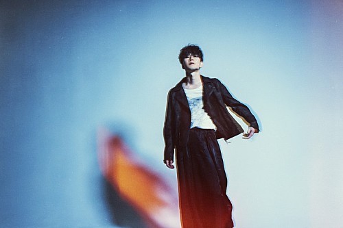 TK from 凛として時雨、多彩なアンサンブルが絡み合う新曲「アシデマトイ」配信リリース | エンタメOVO（オーヴォ）